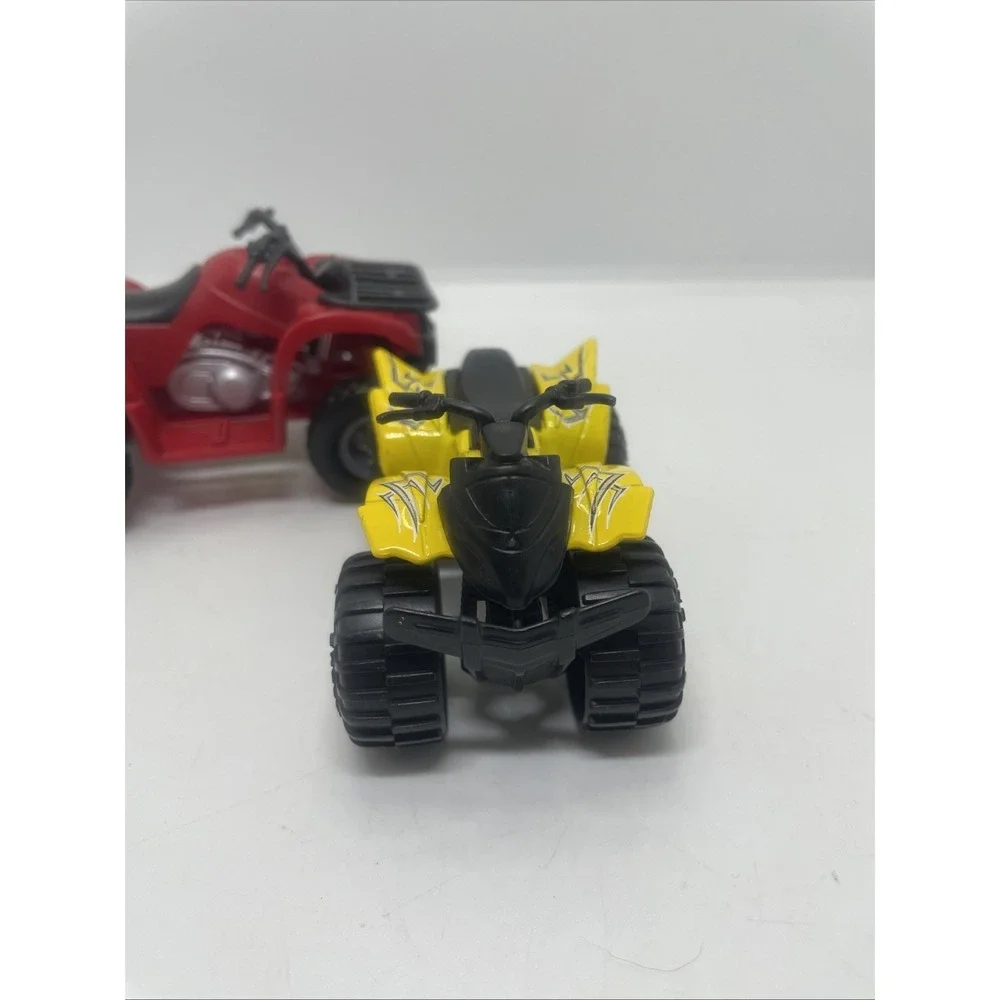 Greenbrier  ATV, Die-cast Metal & Plastic EX 500 And RED 4-Four Wheeler W  Racks